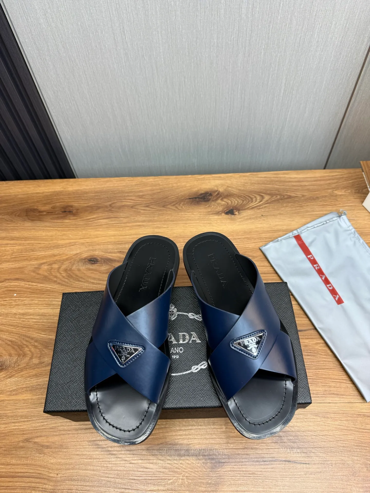 Factory price 340💰 ＰＲＡＤＡPrada - popular men's slippers hot sale 🔥 🩴Official website one to one production 38-45 sizes 45 46 🉑️Customized!